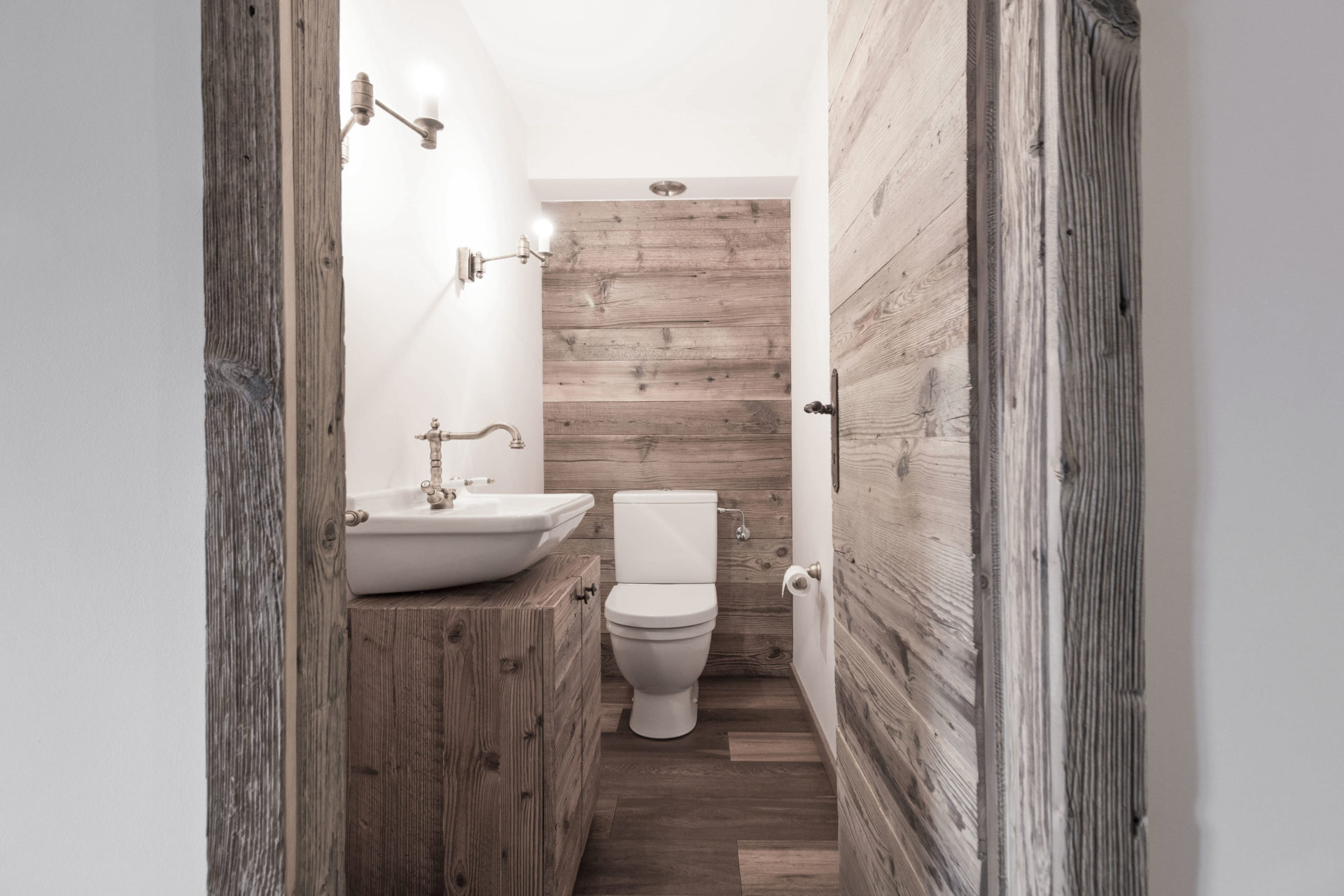 Verbier Apartment CSDK Architectes Maison Gen%C3%A8ve R%C3%A9novation Transformation WC Toilettes Portes Bois - Verbier Apartment - CSDK Architectes Maison Gen%C3%A8ve R%C3%A9novation Transformation WC Toilettes Portes Bois