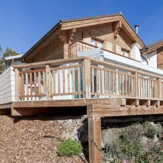 CSDK Lens Chalet Feature 570x570 - Projets - CSDK Lens Chalet Feature 570x570