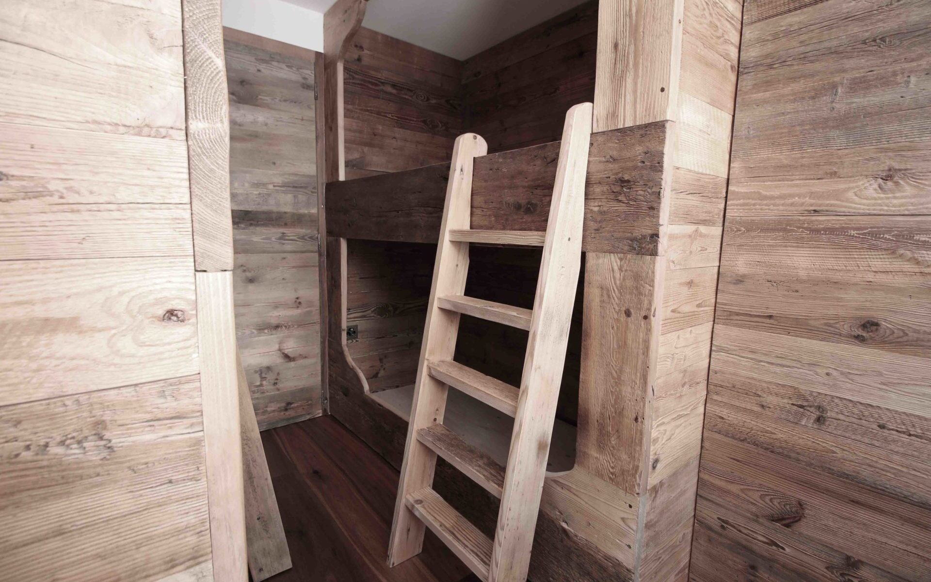 CSDK Architectes Appartement Verbier Re%CC%81novation Transformation Chambre Lit 1920x1200 - Appartement Verbier - CSDK Architectes Appartement Verbier Re%CC%81novation Transformation Chambre Lit 1920x1200