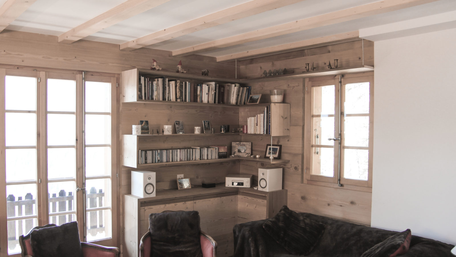 CSDK Architectes Stt Luc Chalet Renovation Photo Interieur 002 1600x900 - Chalet Tsampetros - Meuble d'angle sur mesure - CSDK Architectes Stt Luc Chalet Renovation Photo Interieur 002 1600x900