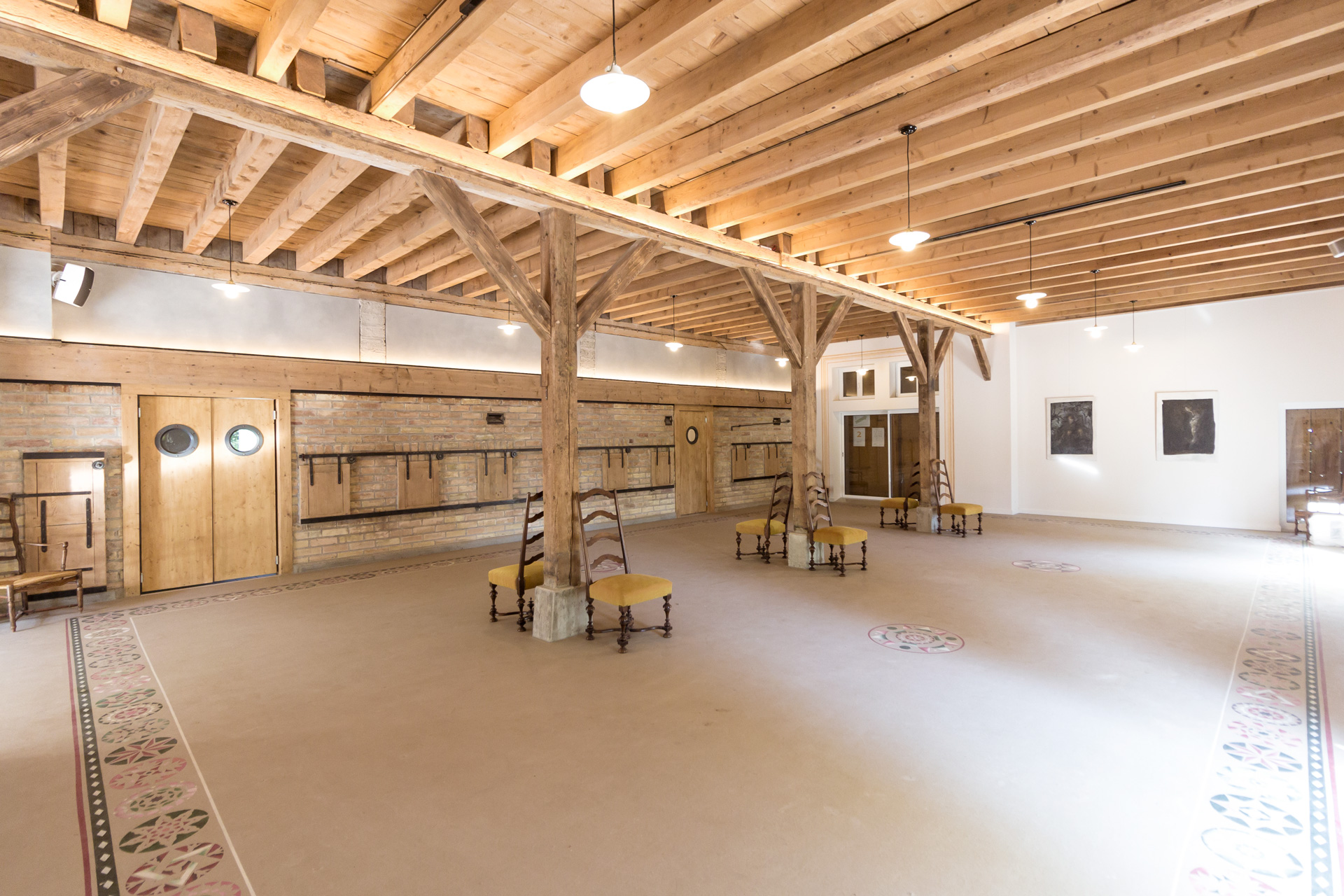 Grange transformation : Salle polyvalente
