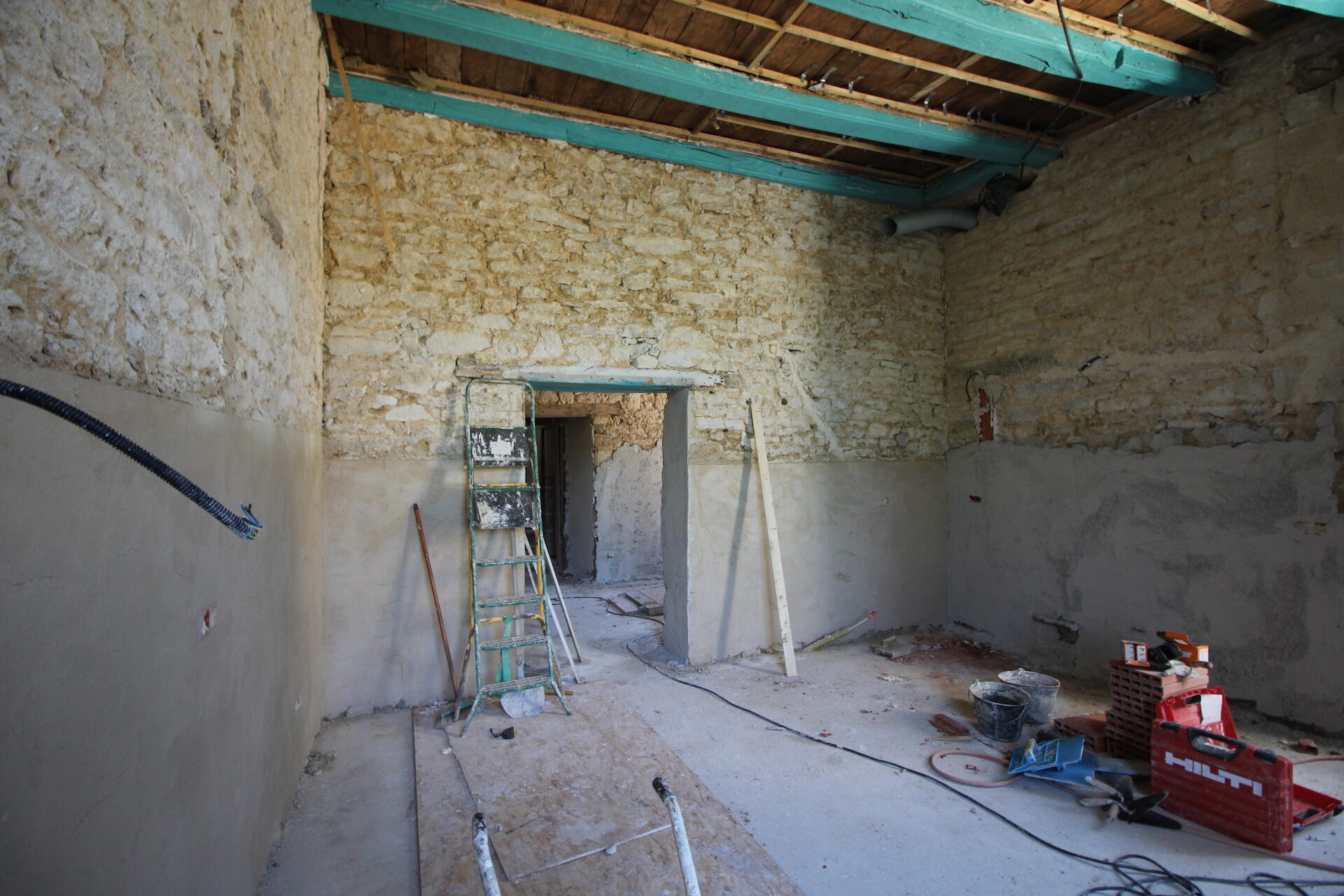 CSDK Lissage de murs en terre Bretagne 6 1920x1280 - Engagement durable - CSDK Lissage de murs en terre Bretagne 6 1920x1280
