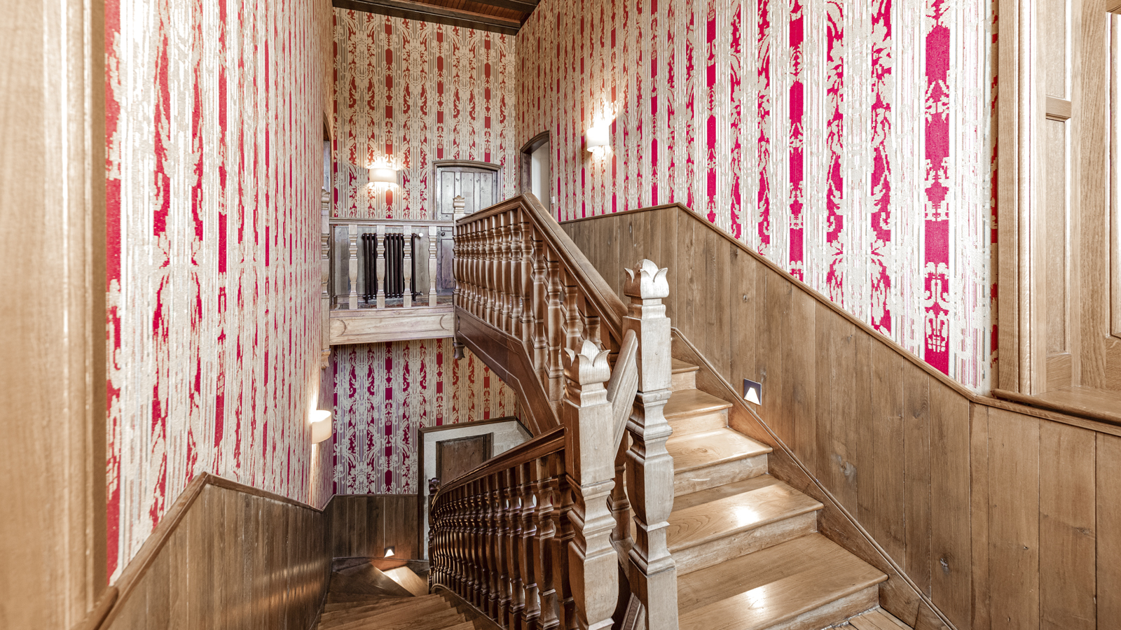 CSDK Architectes Cha%CC%82teau Bretagne Cage 1600x900 2 - Transformation d'un Château - Cage d'escalier - CSDK Architectes Cha%CC%82teau Bretagne Cage 1600x900 2